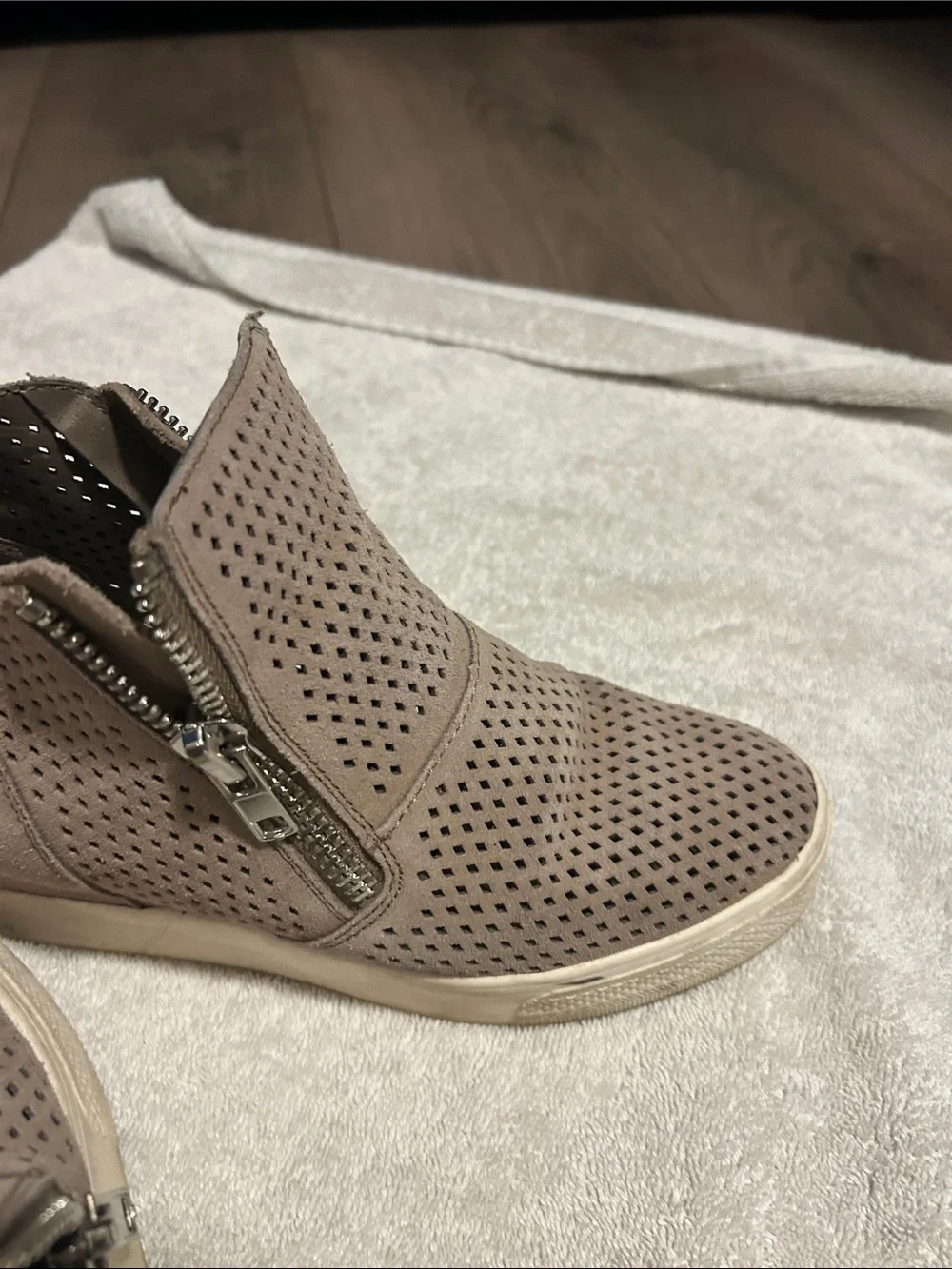 Steve Madden￼ perforated suede
